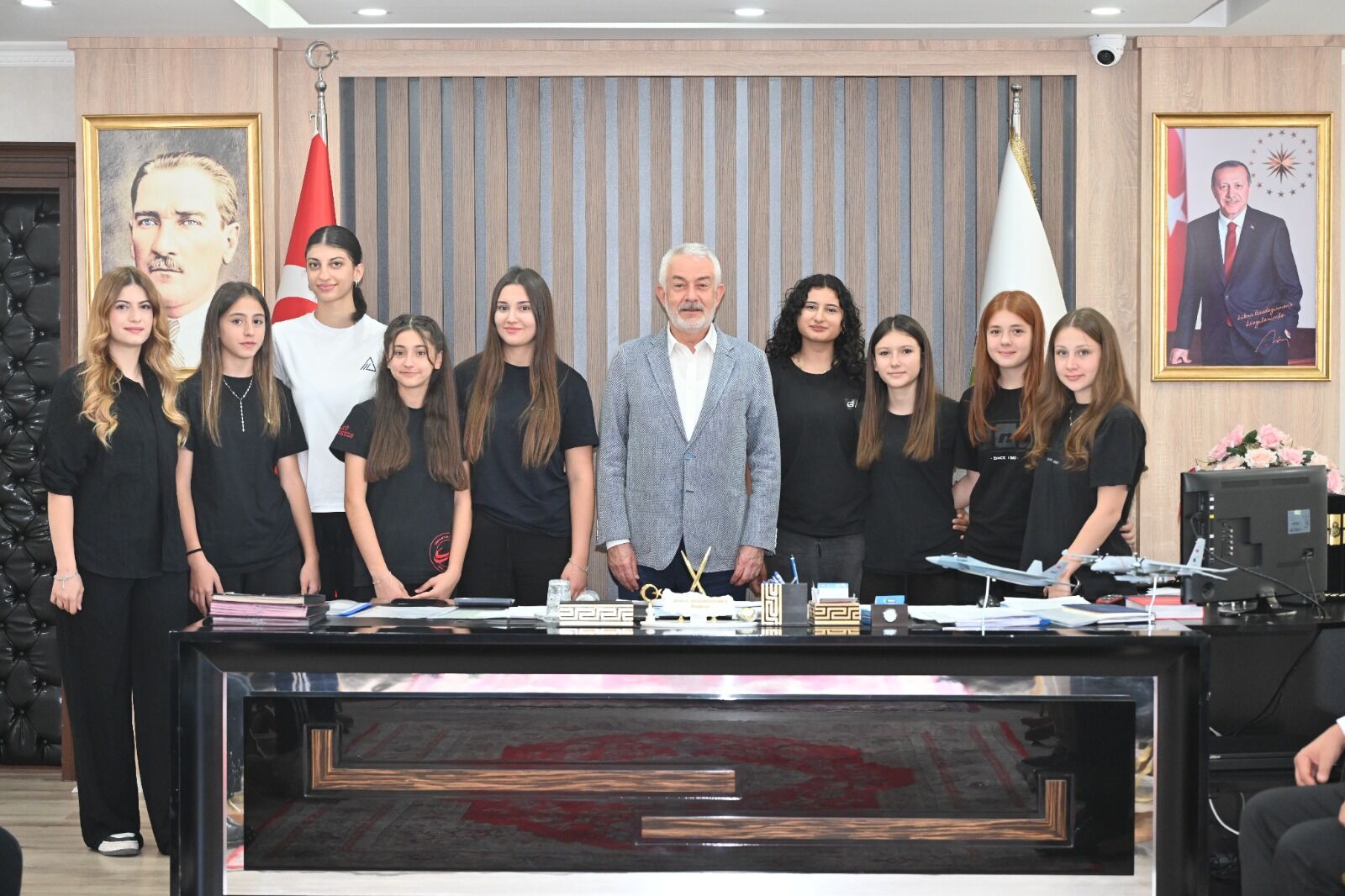 18 09 2025 Kadın Voleybol Takimi Baskan Ziyaret (4)