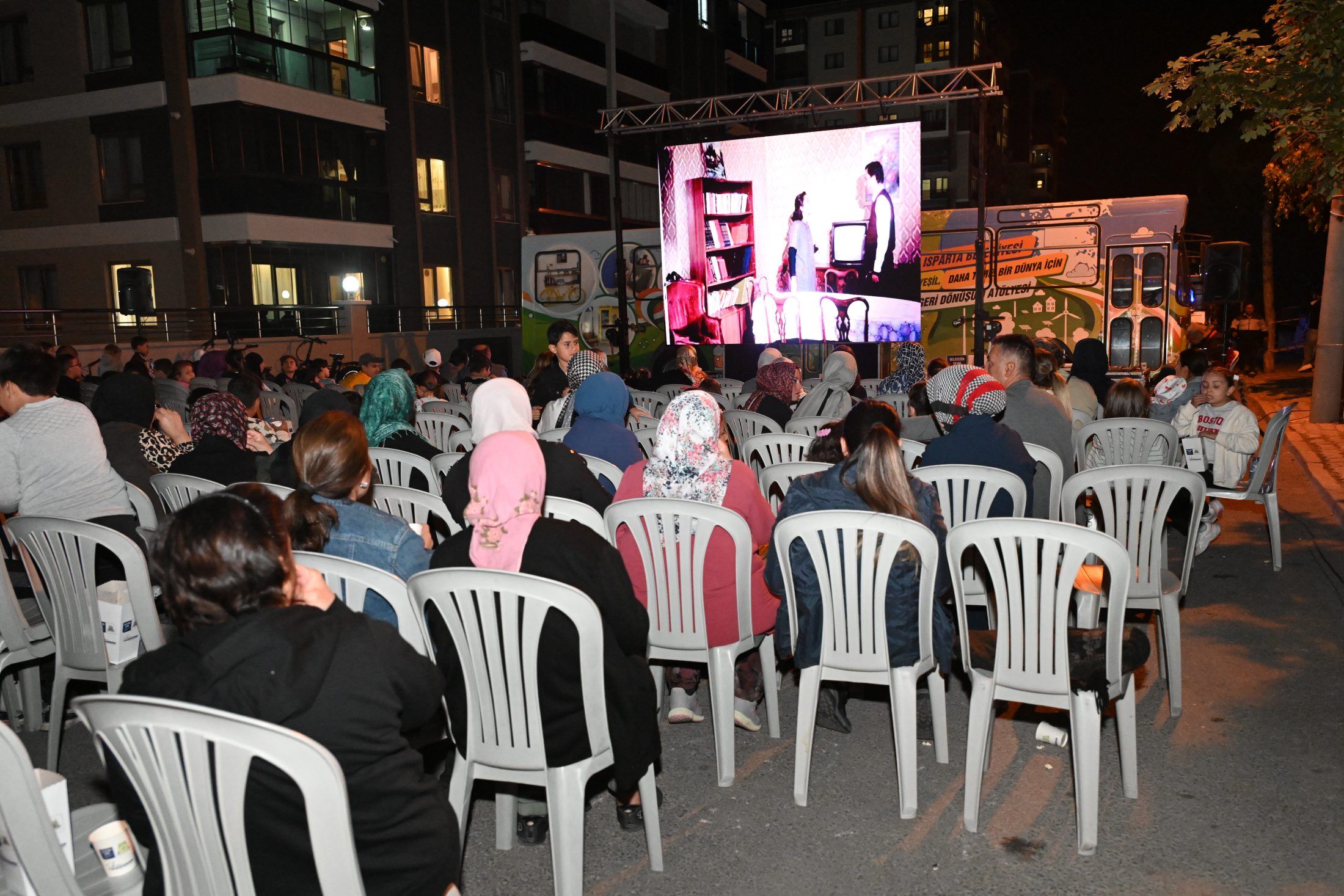 19 09 2025 Yaz Aksami Sinemasi Gülistan Mahallesi (1)
