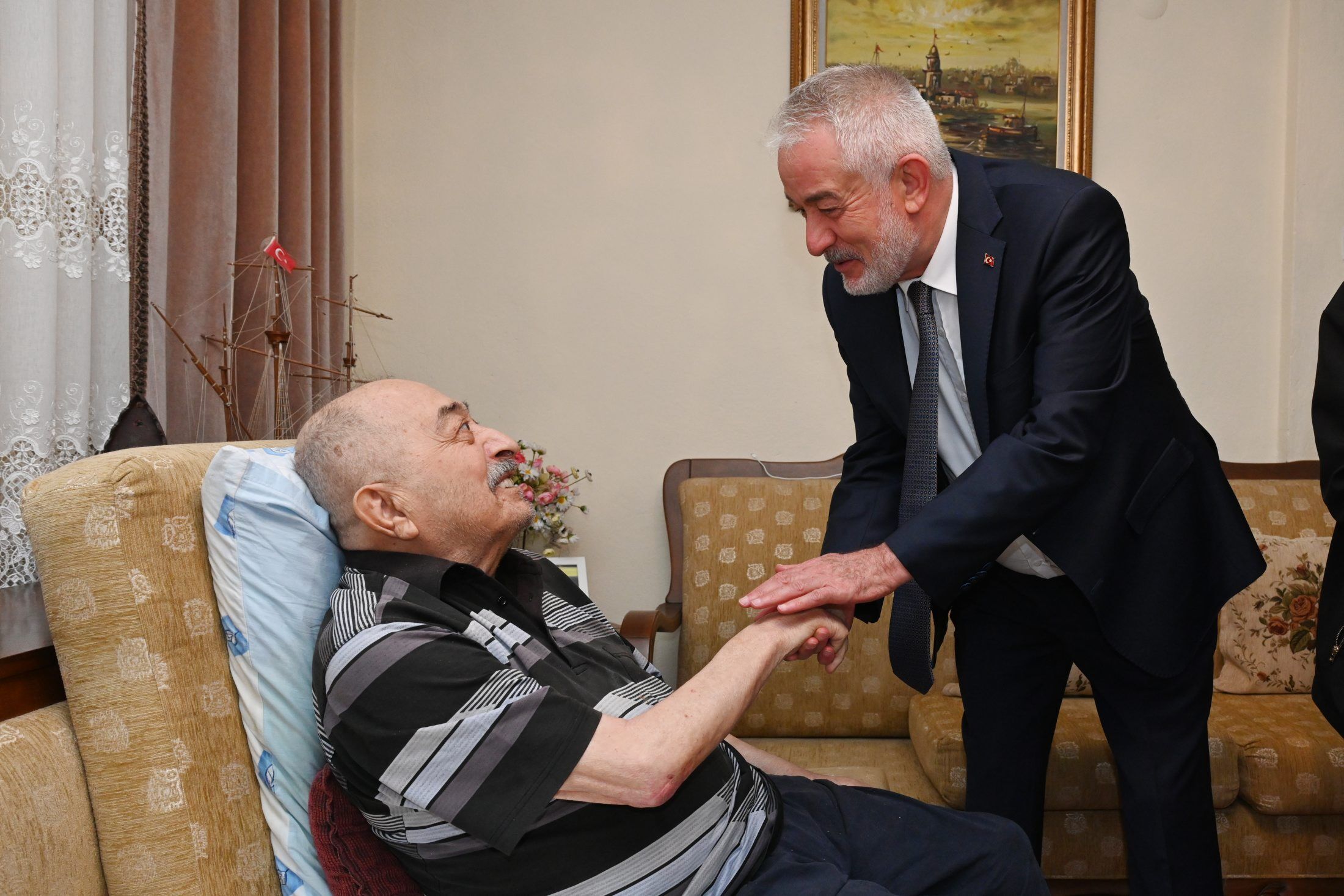 20 09 2025 Baskan Kibris Gazisi Ahmet Yasar Ayyildiz Ev Ziyaret (2)