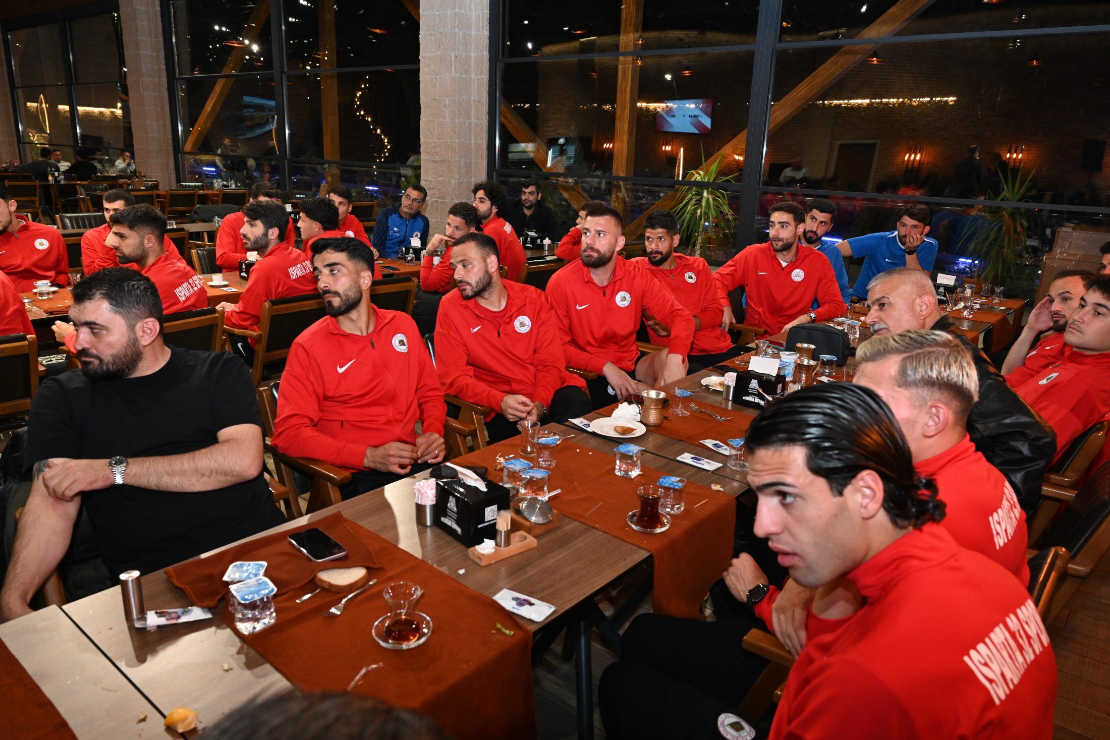 05 11 2025 Baskan Isparta32Spor Takım Bulusma (2)