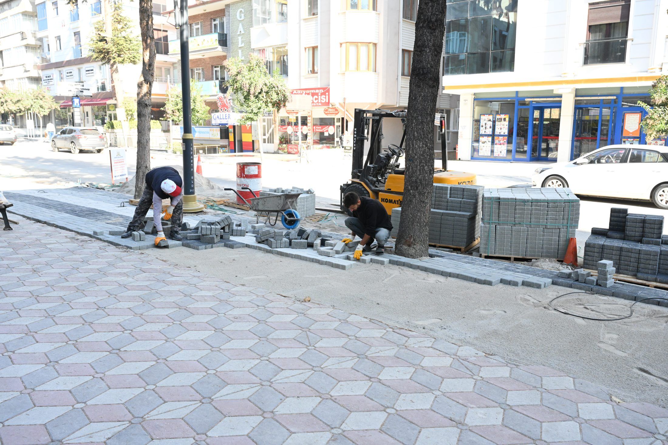 07 11 2025 Gazi Kemal Celebiler 119 Cadde Kaldirim Yenileme (2)