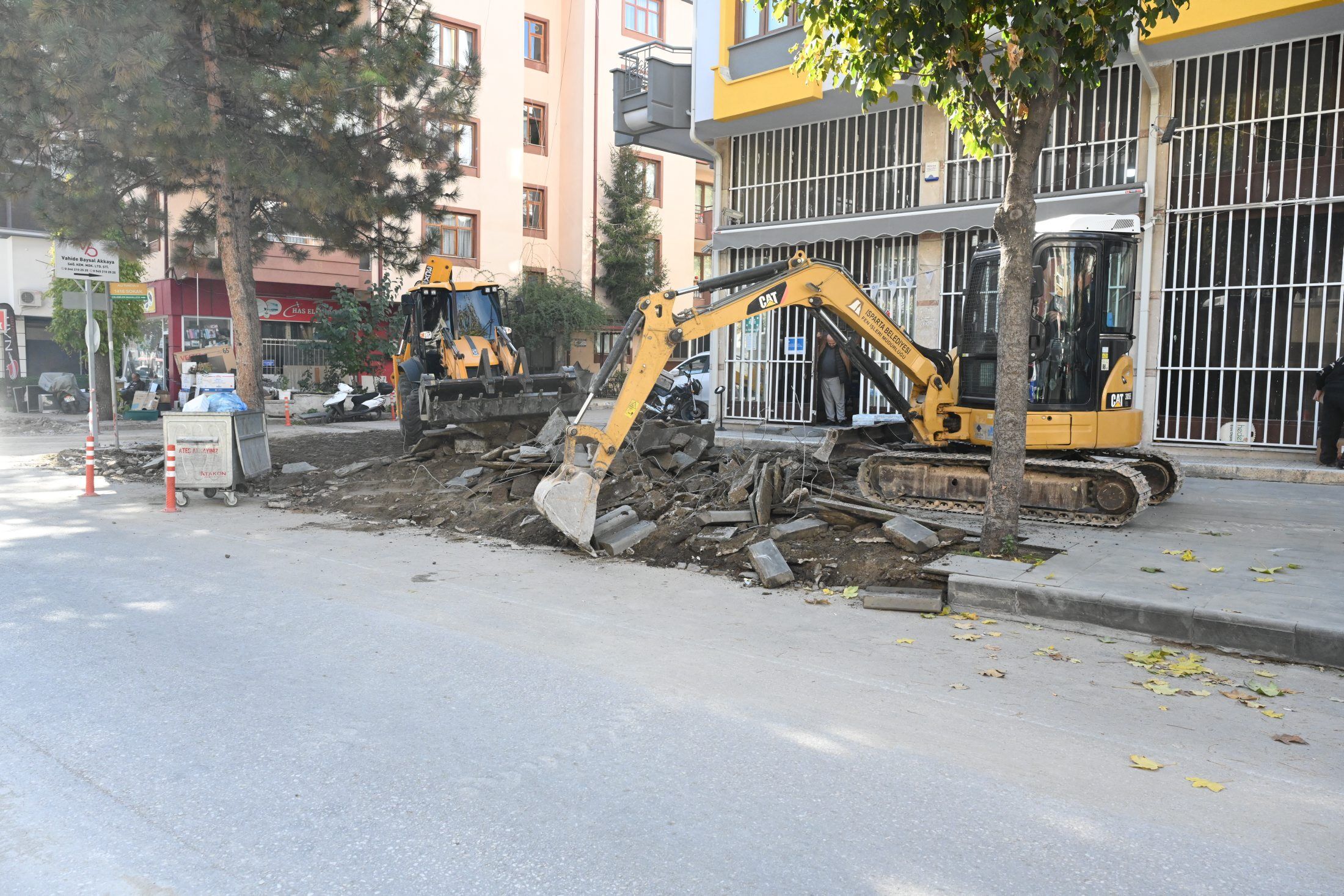 07 11 2025 Gazi Kemal Celebiler 119 Cadde Kaldirim Yenileme (5)