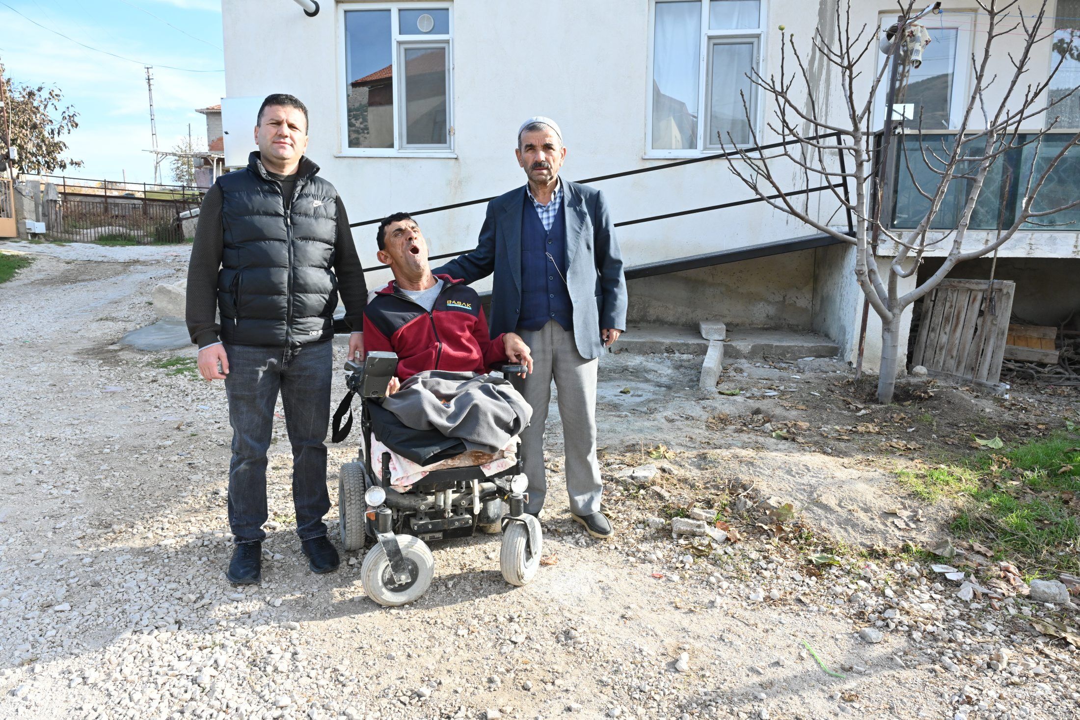 21 11 2025 Bozanonu Koyu Arif Yıldirim Engelli Rampasi (1)