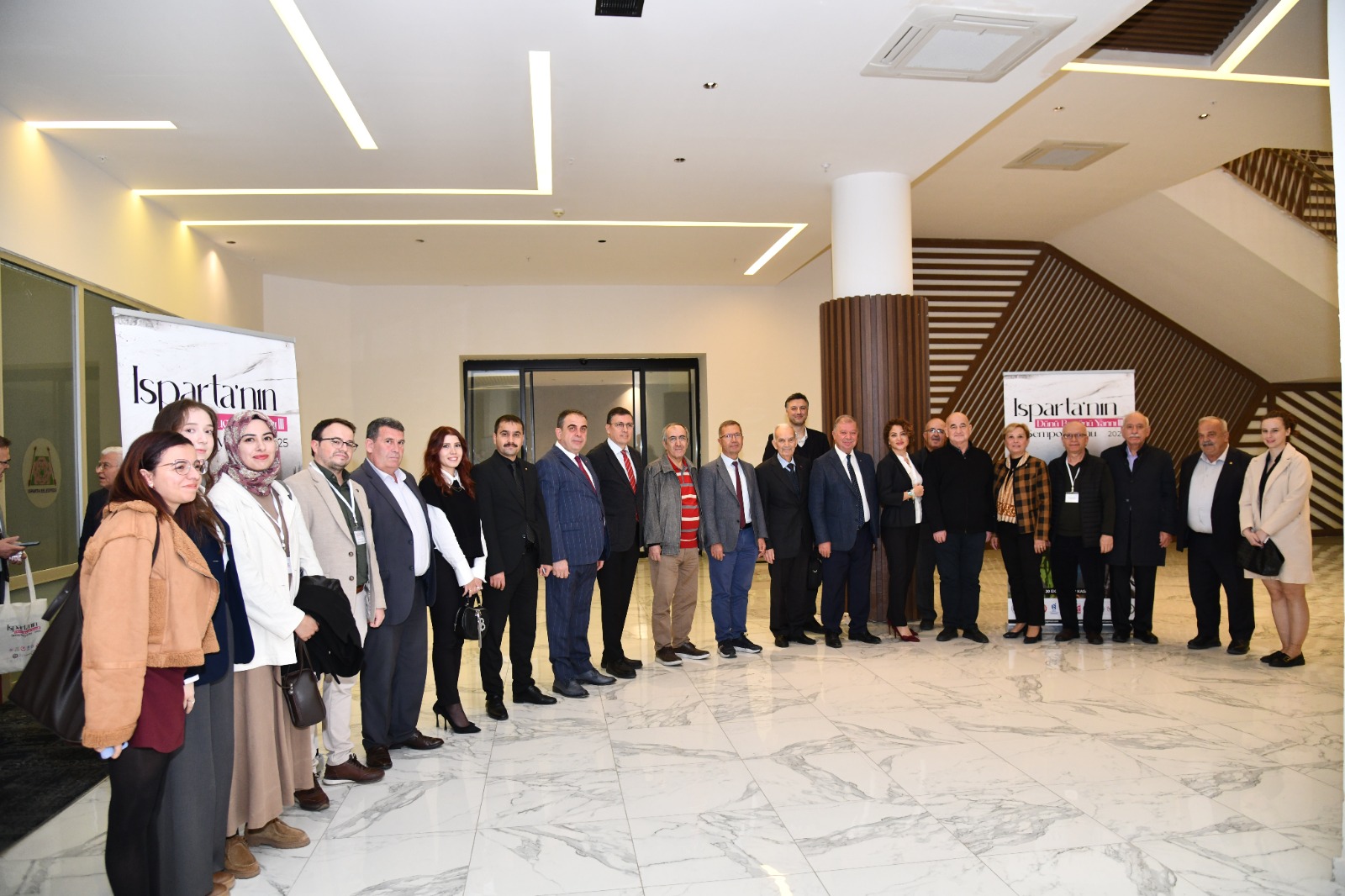 Ea1203A5 6C98 44D0 968F F99Cb9Bb625D