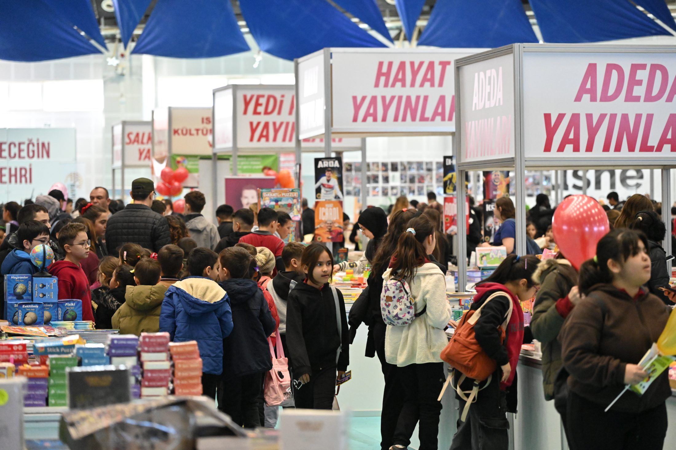 19 12 2025 8. Isparta Kitap Fuari Devam Ediyor (1)