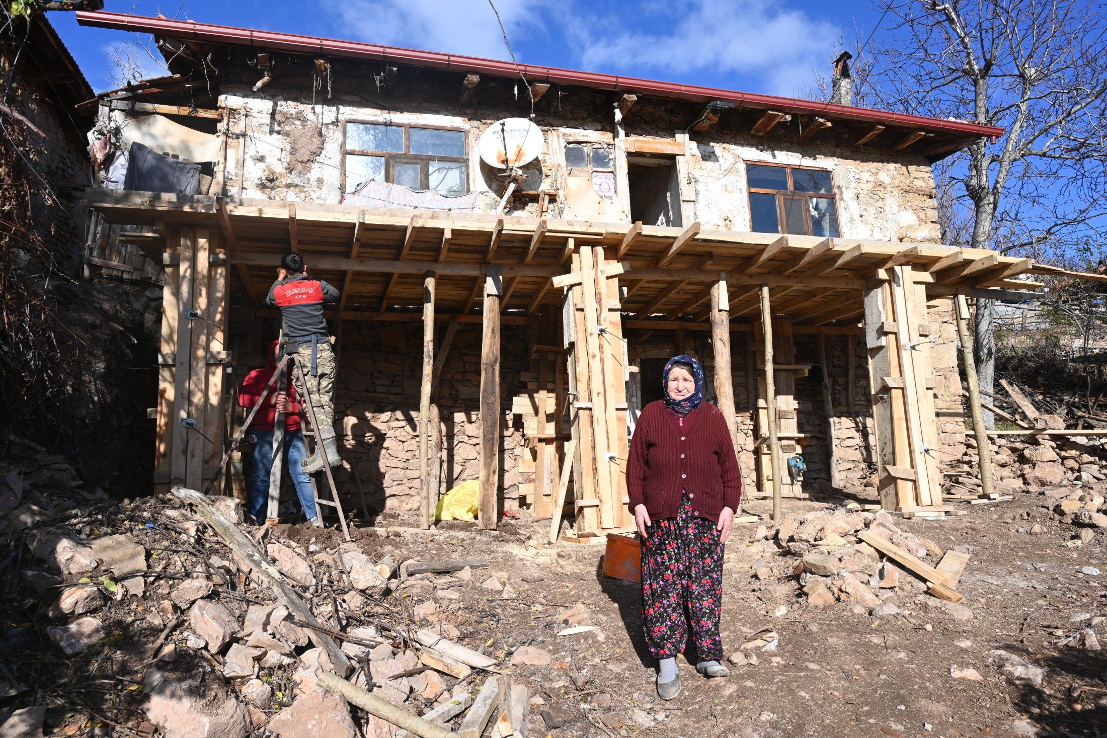 23 12 2025 Sofular Koyu Hacer Teyze Ev Tadilat (1)
