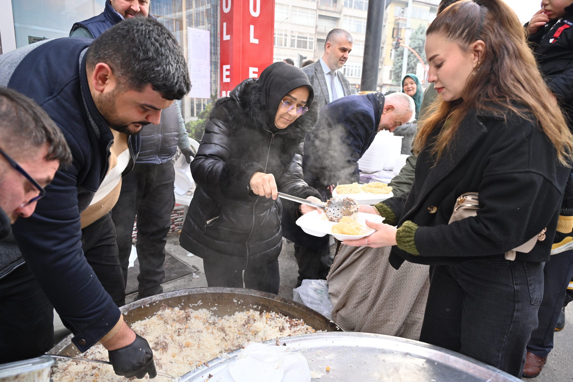 25 12 2025 Baskan Kececi Doganci Cocuk Hediye Sanayi Helva Ikram (6)