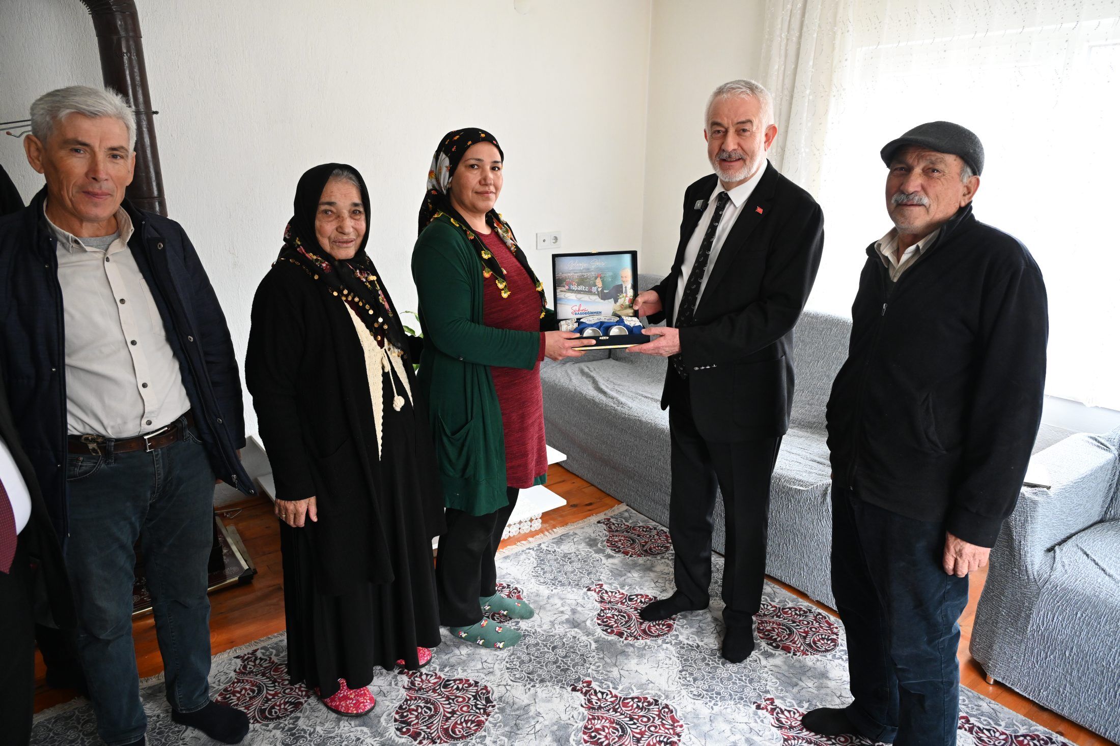 19 02 2026 Baskan Karagi Koyu Akbay Ailesi Yeni Ev Ziyaret (3)