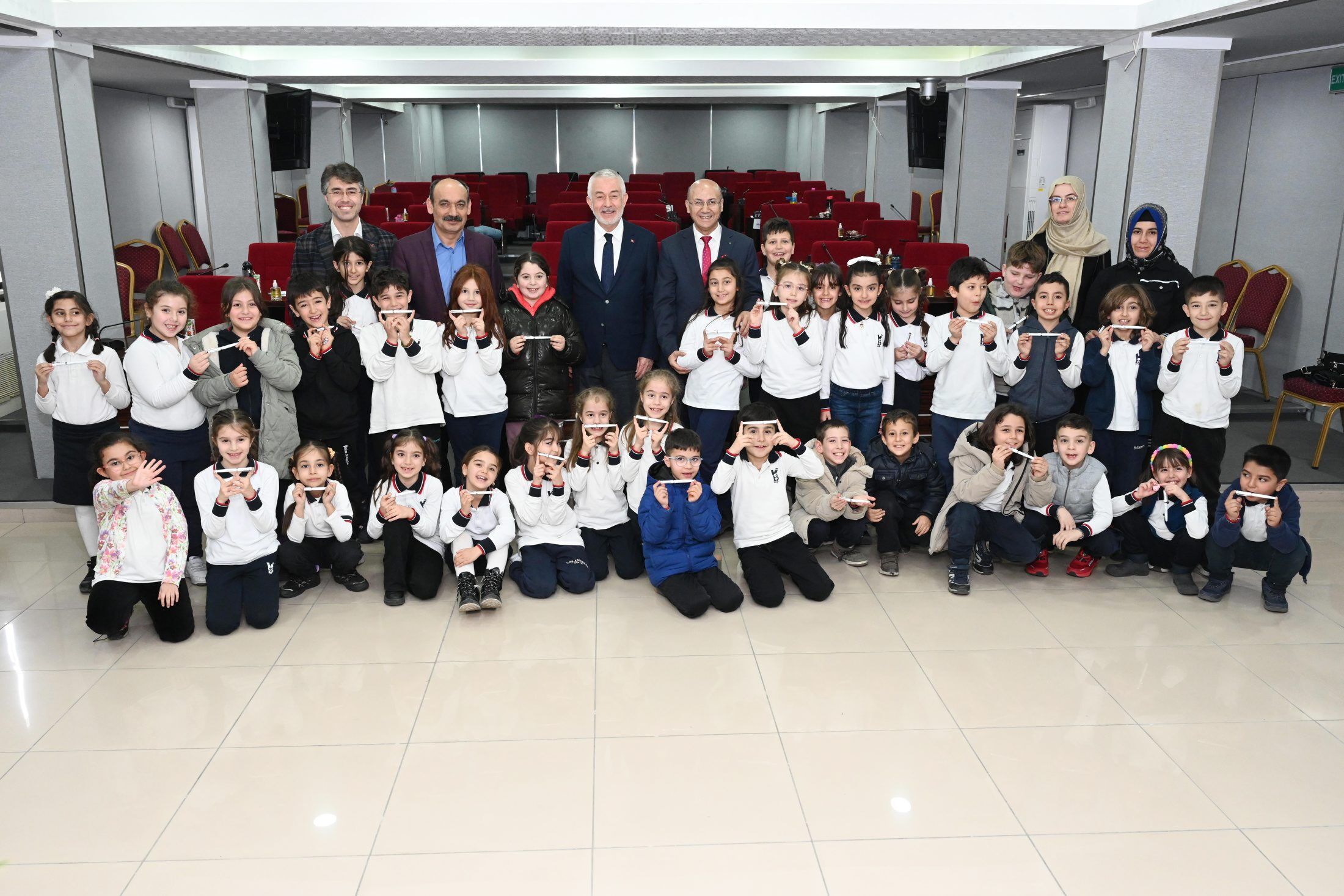 03 03 2026 Yilmaz Sener Ilkokulu 2E Sinifi Baskana Ziyaret (1)-1