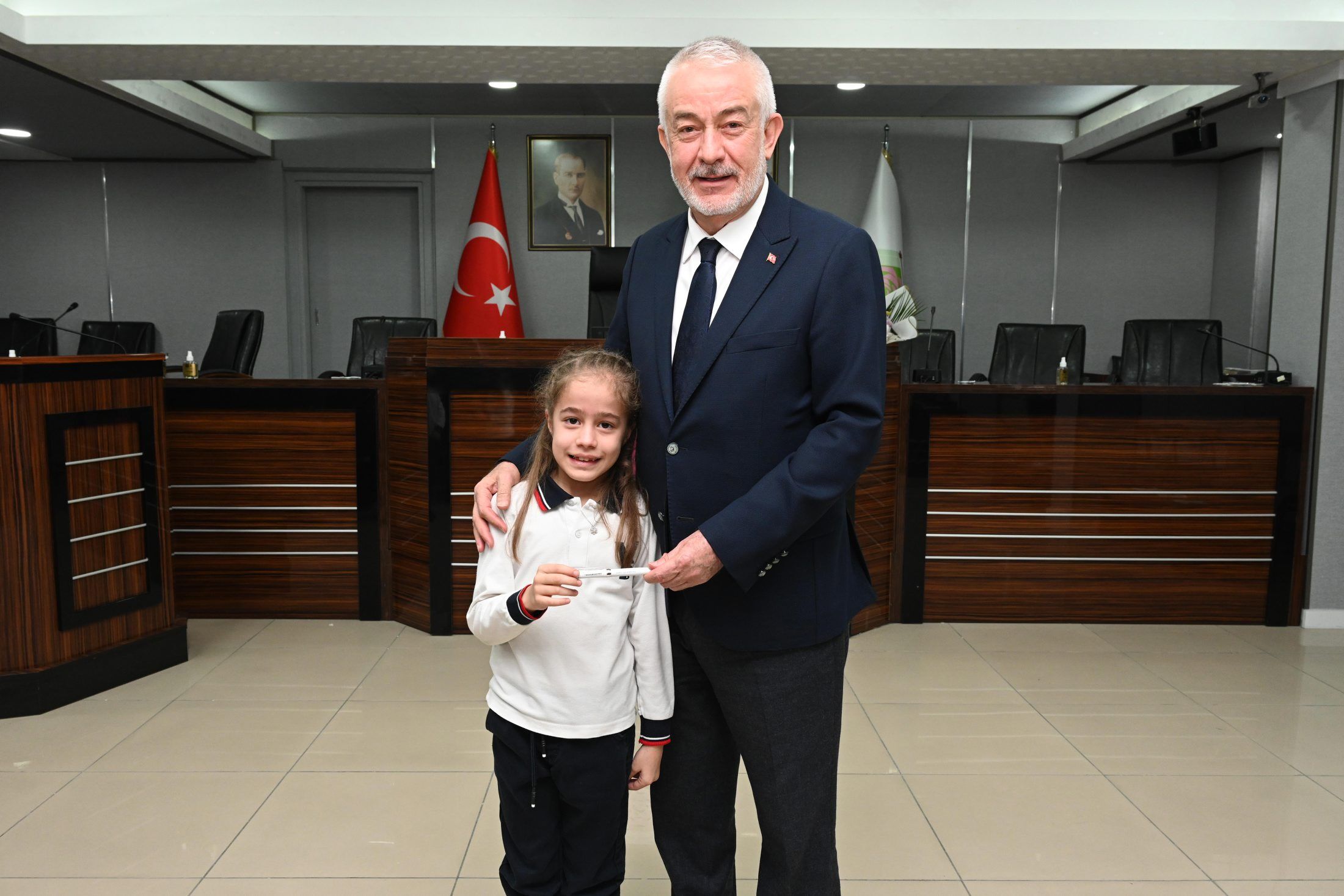 03 03 2026 Yilmaz Sener Ilkokulu 2E Sinifi Baskana Ziyaret (8)