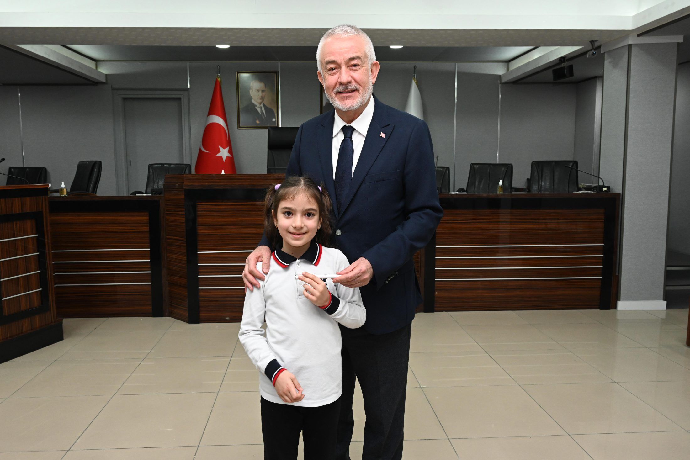 03 03 2026 Yilmaz Sener Ilkokulu 2E Sinifi Baskana Ziyaret (9)