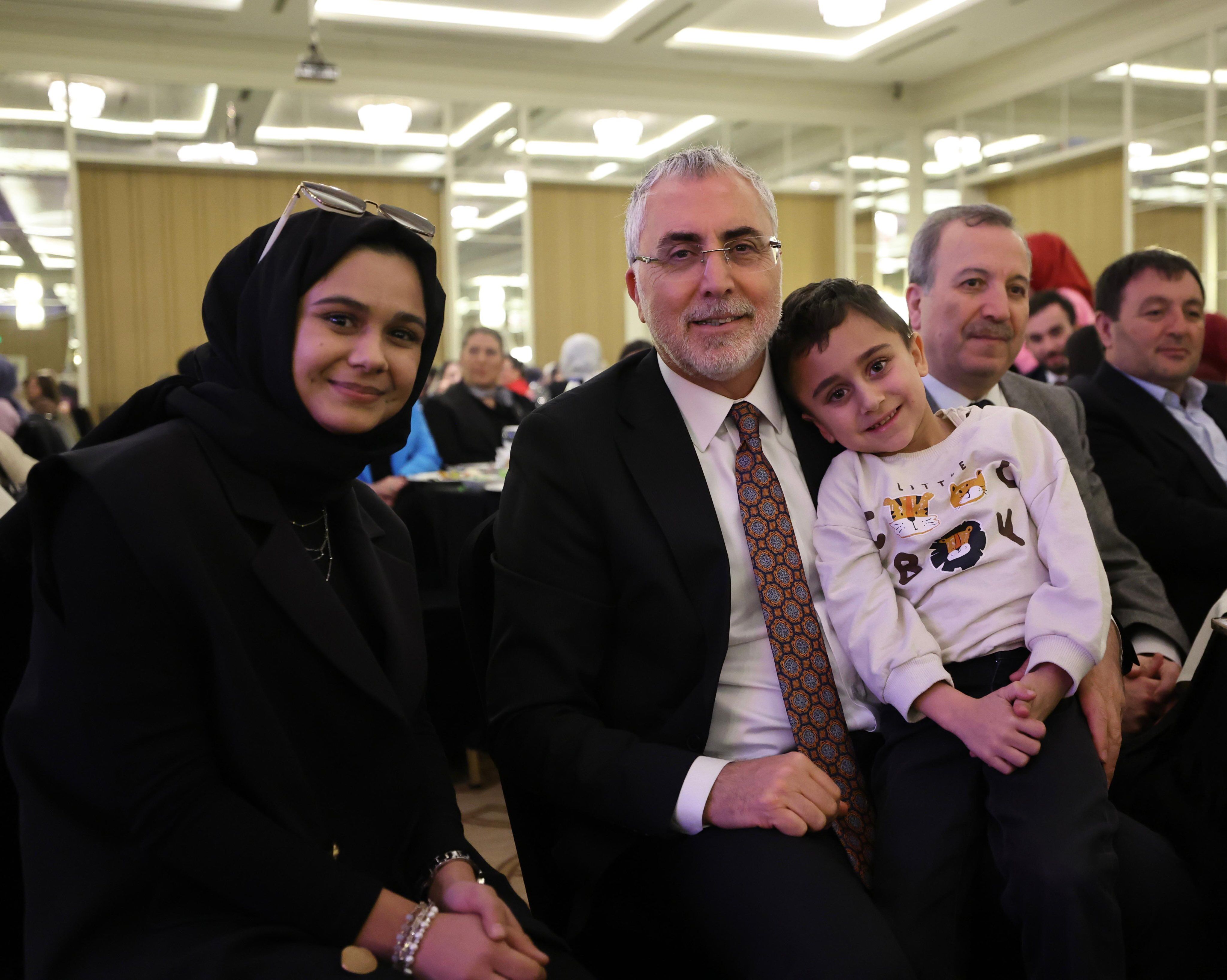 H Cw Hy7R W4 A A E23E