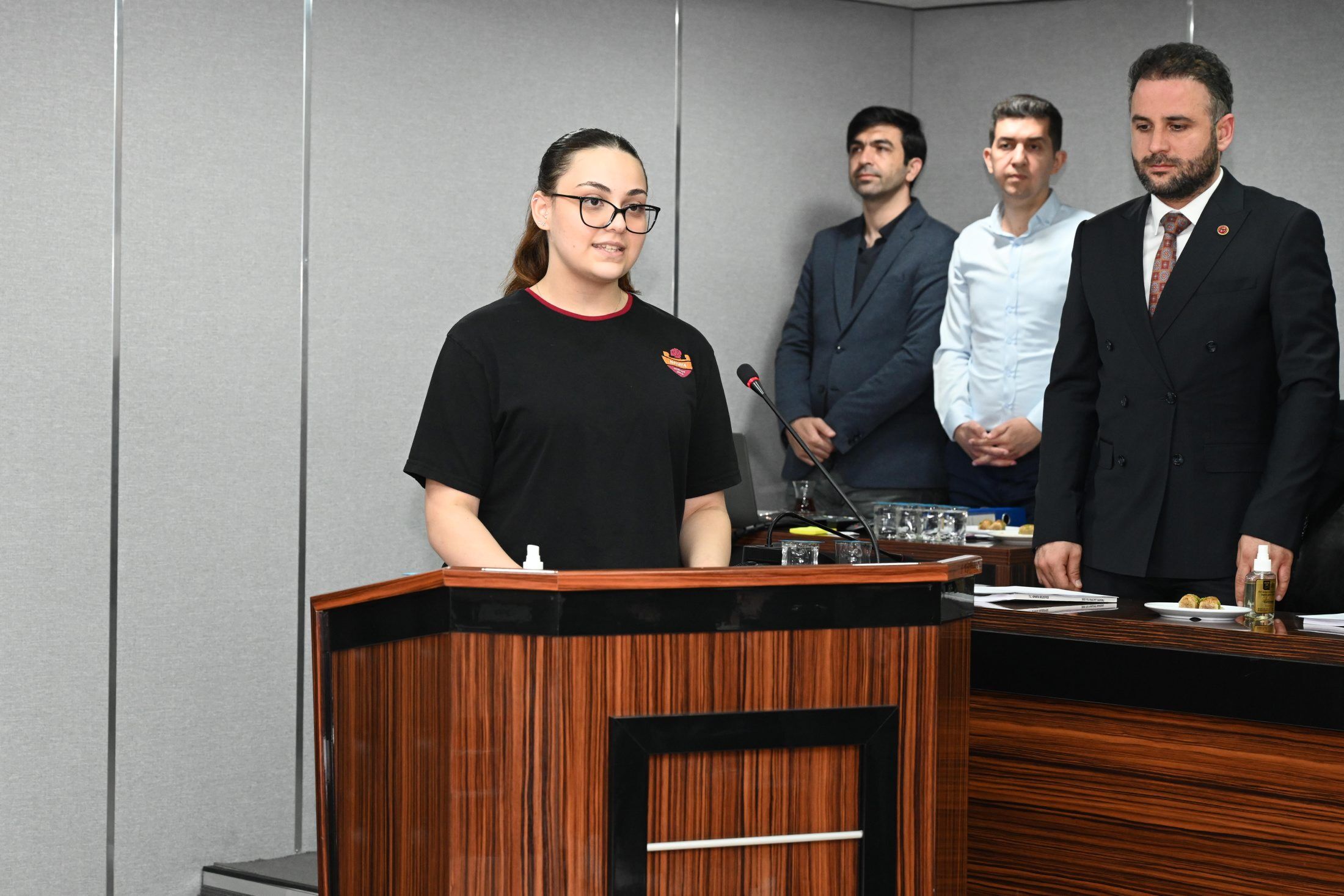 06 04 2026 Asli Derbent Ozkan Isparta Anadolu Lisesi Baskana Ziyaret (4)