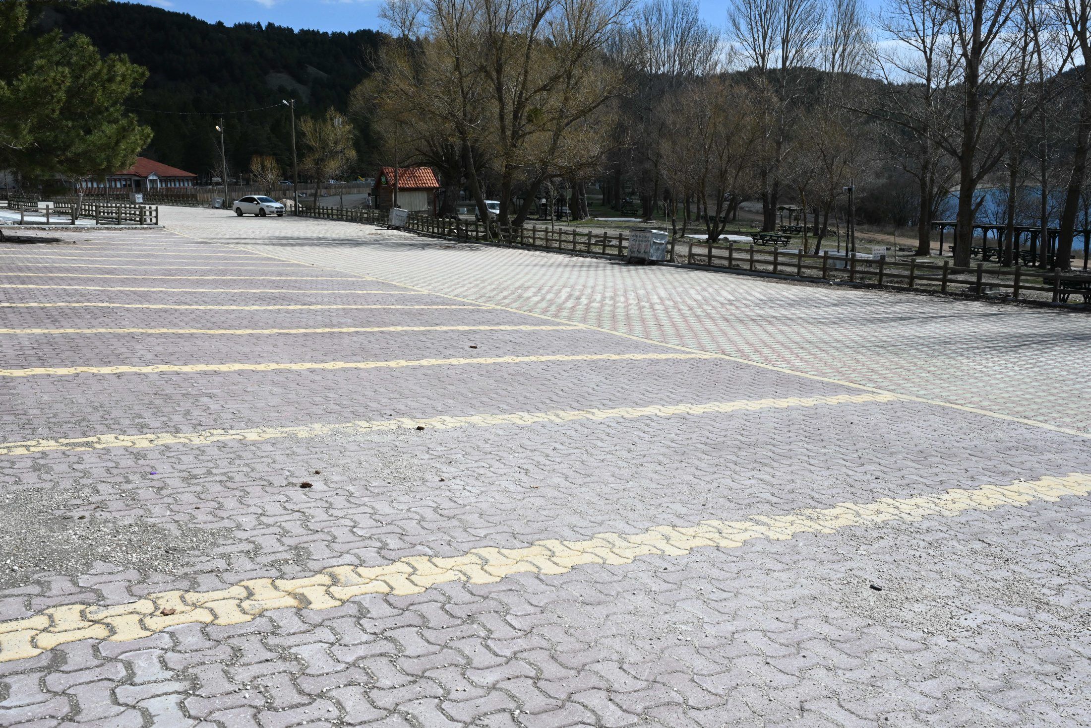 08 04 2026 Golcuk Tabiat Parki Cevre Duzenleme Calismalari (14)