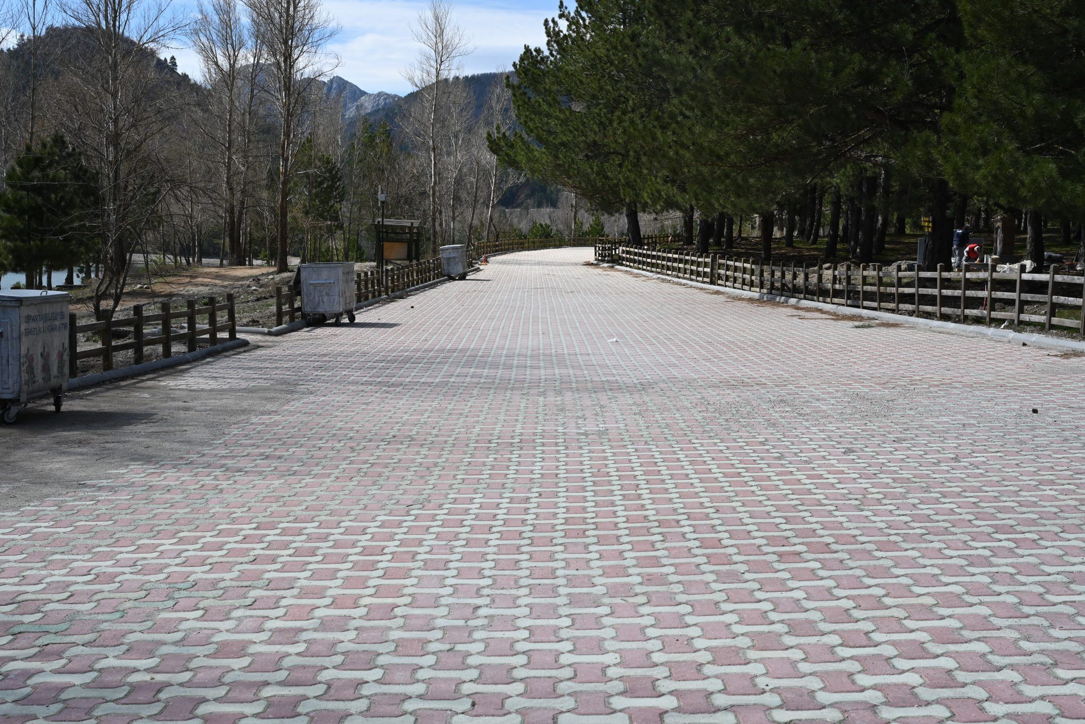 08 04 2026 Golcuk Tabiat Parki Cevre Duzenleme Calismalari (15)