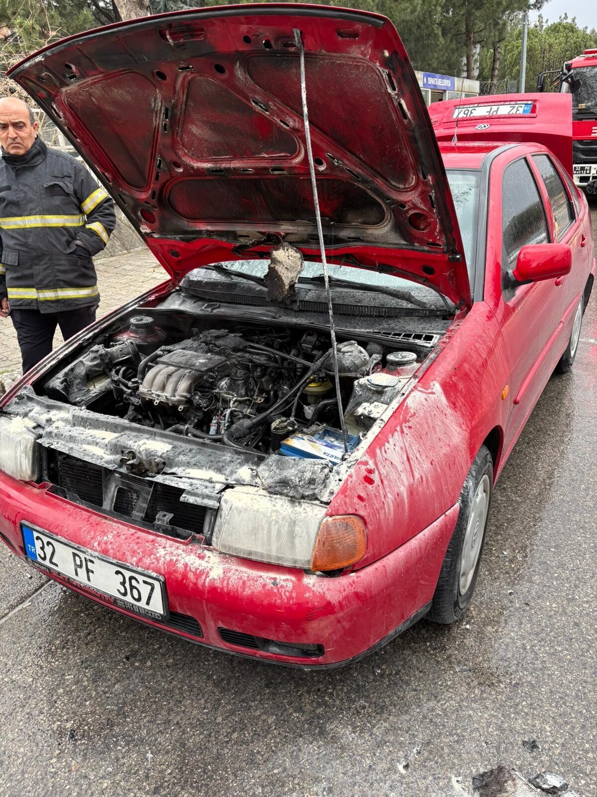 Seyir Halinde Alev Aldi Karayollari Kavsaginda Korkutan Yangin 4