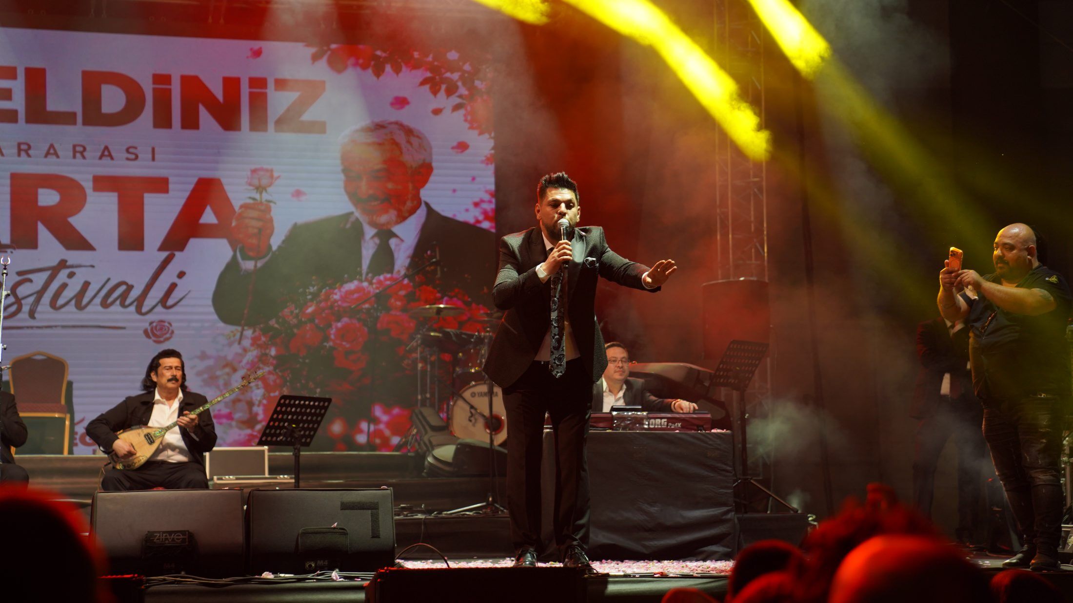05 06 2026 Gul Festivali Ugur Aslan Ve Armagan Arslan Konser (10)