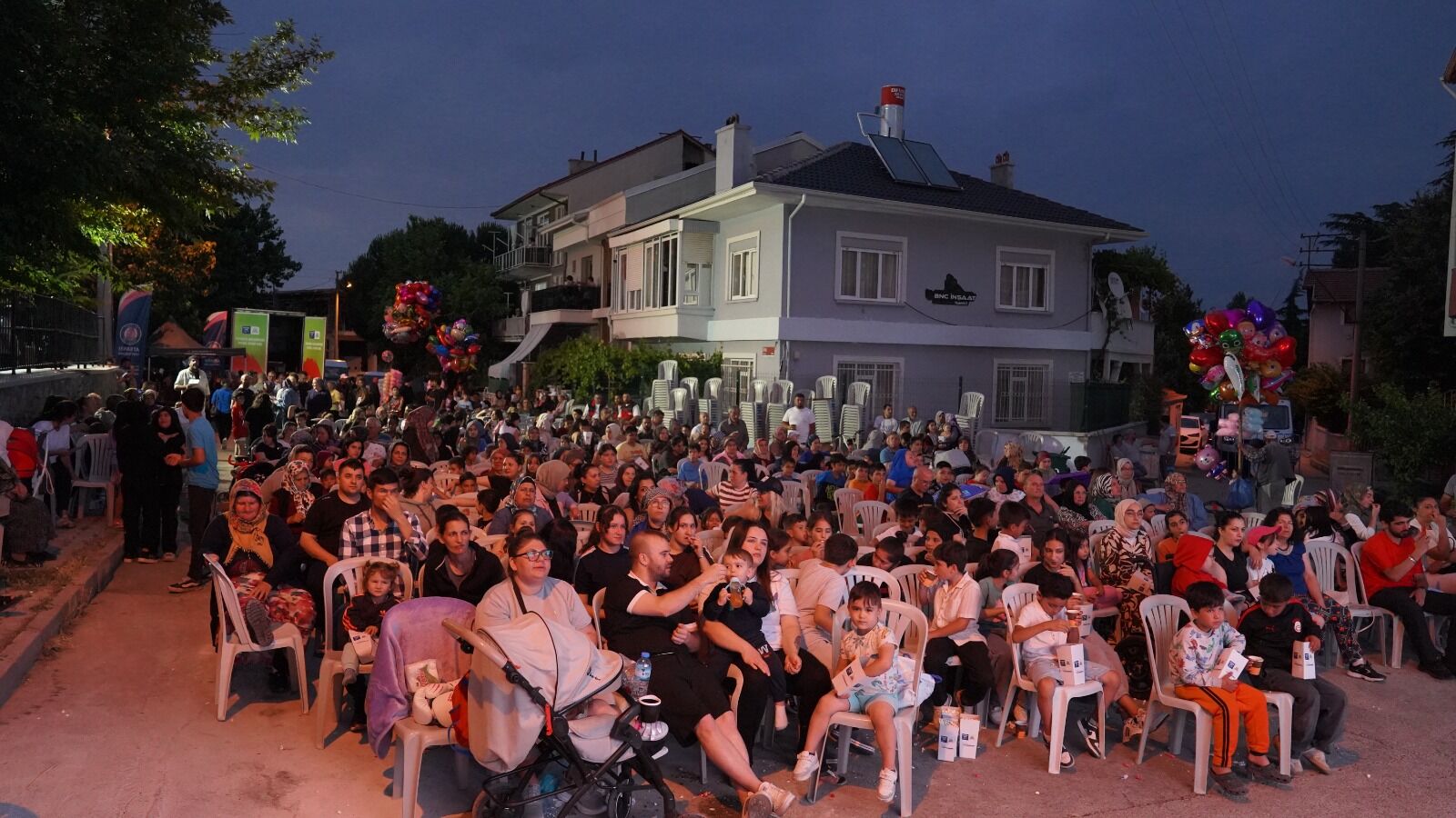 03 07 2026 Yaz Aksami Sinemasi Baglar Mahallesi (2)