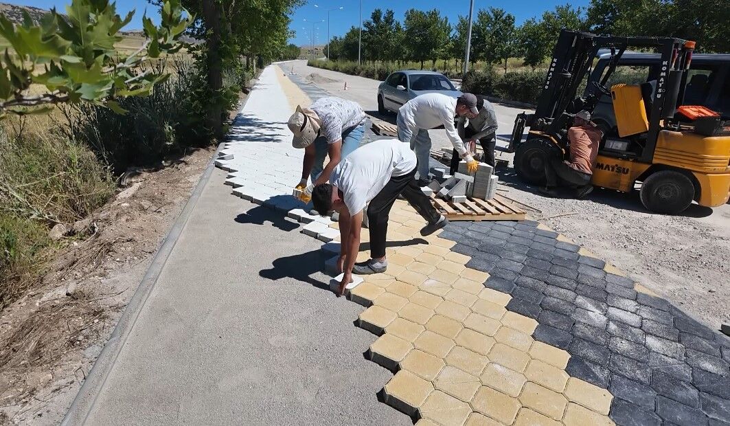 04 07 2026 Akkent Mahallesi Yeni Yuruyus Yolu Yapimi (1)