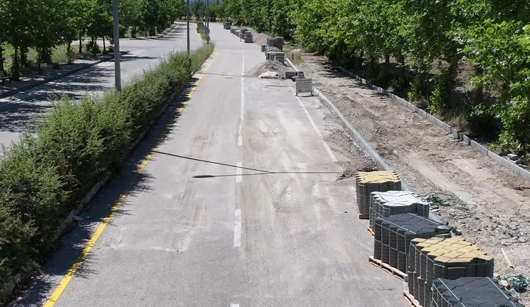 04 07 2026 Akkent Mahallesi Yeni Yuruyus Yolu Yapimi (3)