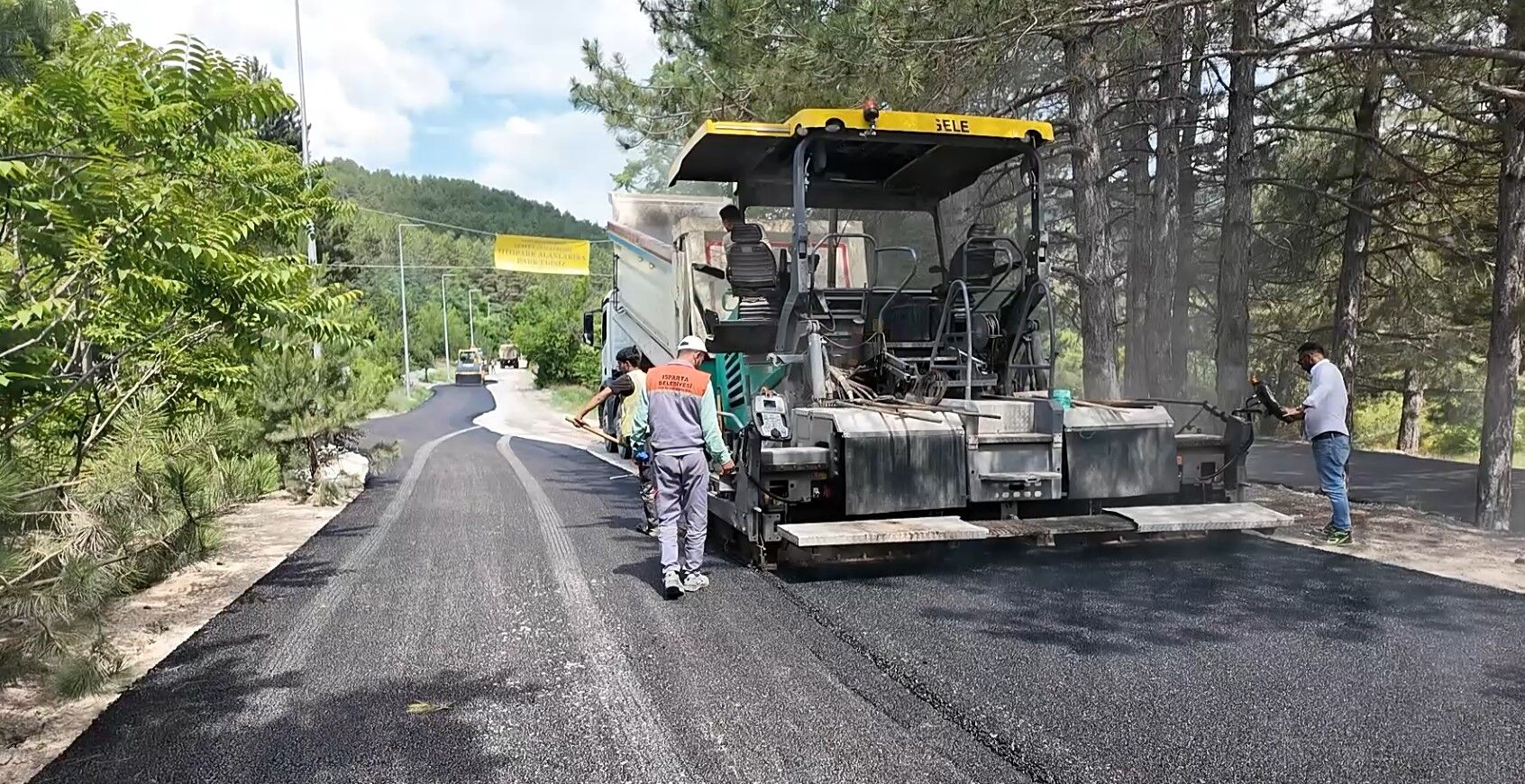 10 07 2026 Golcuk Tabiat Parki Dere Mahallesi Arasi Asfalt Calisma (1)