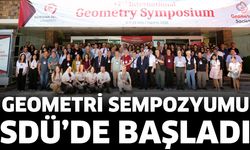 Geometri Sempozyumu SDÜ'de Başladı